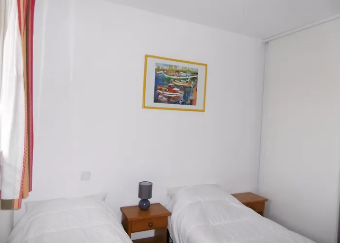 Apartment Narbonne-Plage: Superbe T3 60M², 6 Pers, Balcon, Parking, Proche Mer & Commerces - Fr-1-795-7 *