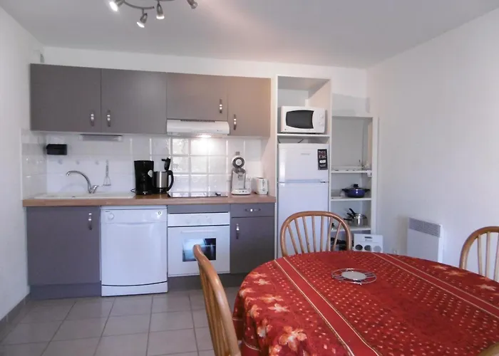 Apartment Narbonne-Plage: Superbe T3 60M², 6 Pers, Balcon, Parking, Proche Mer & Commerces - Fr-1-795-7 Narbonne