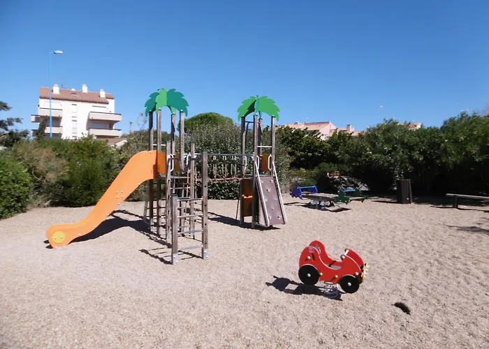 Apartment Narbonne-Plage: Superbe T3 60M², 6 Pers, Balcon, Parking, Proche Mer & Commerces - Fr-1-795-7 Narbonne