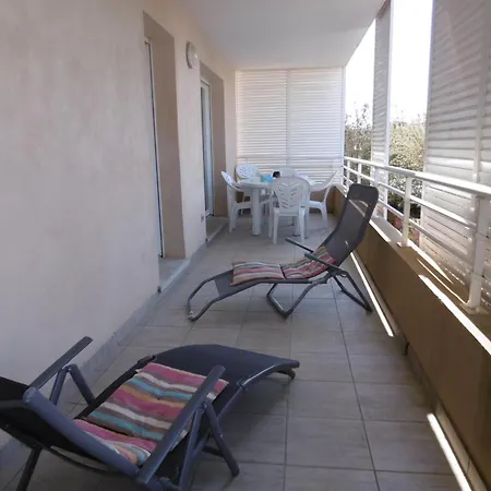 Apartment Narbonne-plage: Superbe T3 60m², 6 Pers, Balcon, Parking, Proche & Commerces - Fr-1-795-7